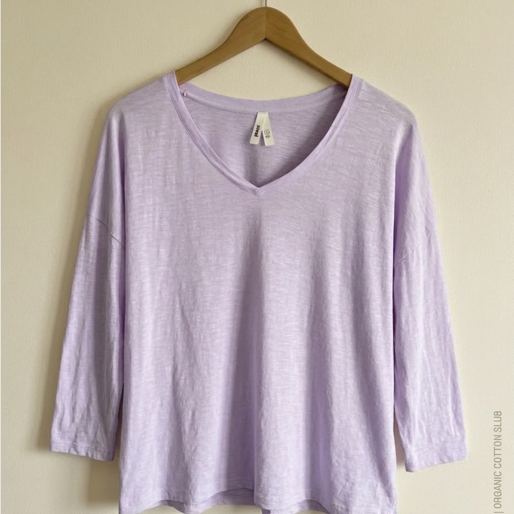 📌SOLD 👩‍⚖️👩‍⚖️Pact Women's Light Lilac V-Neck Long Sleeve Tee Size Large